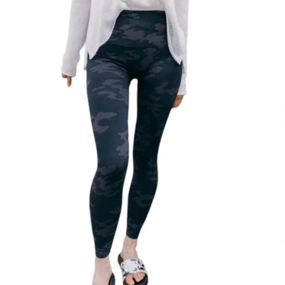 Spanx Look At Me Now High Waisted Black Camo Seamless Leggings SZ L NWT Athletic
